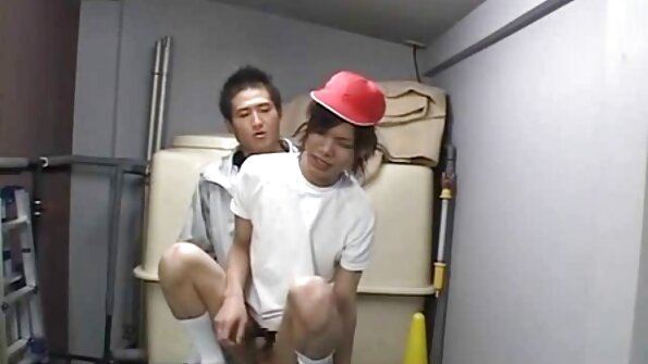 Азіатку з червоною піською porno nancy a красиво трахкатимуть на дивані.