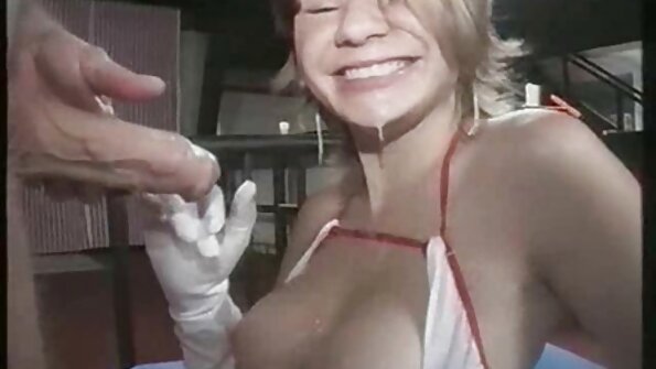 Велика срака анальної повії Ivy Lebelle отримує великий великі сіські член.