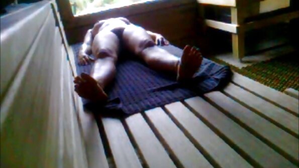 Luna Star прийшла на порно відео зрілих жінок порно масаж, а там хлопець робить їй секс.