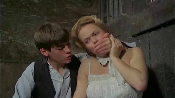 Гнутий член негра free porno klip добре перевірив попку досвідченої блондинки.