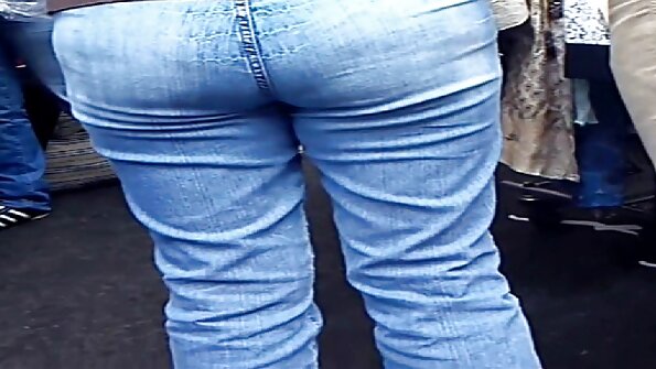 Груповий порно українське секс грудастої баби, хлопця та її сексі подружки голої.