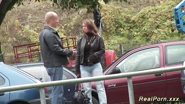 Коли блондинки поділили польське порно один хуй на двох, одна відхопила в дупу.