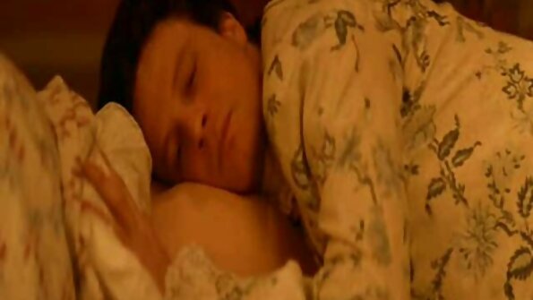 Білий ебет чорних порно в машині і кінчає на попки телиць