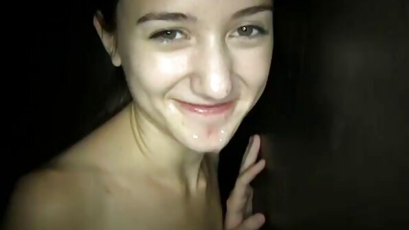 Зломовна латексна ебля інопланетян із прибульцями із заду. секс домашнє відео