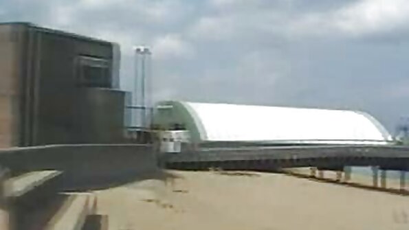 Sierra Sanders змащує порно hd якості спермою шоколадне око.