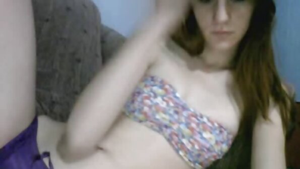 Анус Ані трахкають великим членом і теличка голосно стогне і ахкає. порно зоряні війни