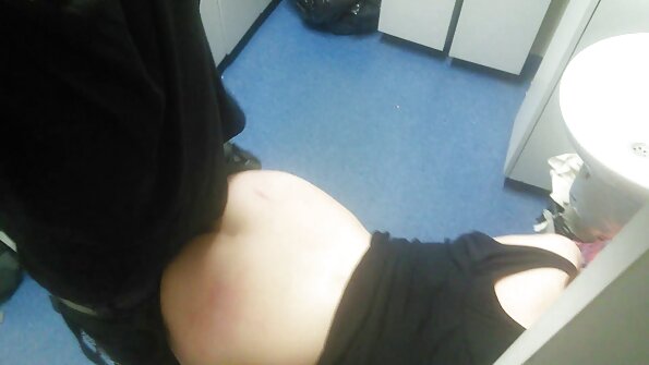 Влада Затягалова ака Софі Голдфінгер отримала хуй в анал на столику. випадкове порно