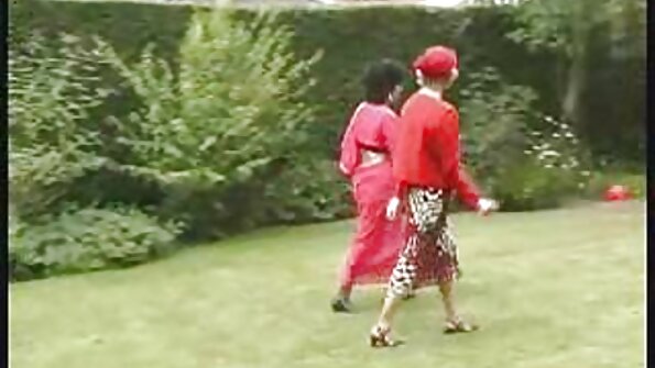 Бабу голу кинули hidden zone porno на вулиці після сексу з нею за гроші в тачці.