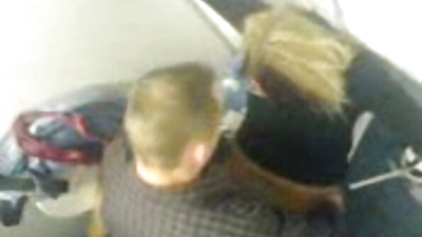 Дівчина без грудей пристрасно безкоштовно порно відео трахкає в ліжку