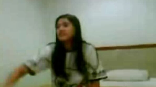 Кент знайомиться з красунею, лиже їй пизду, цілує та sex video foto ебет.