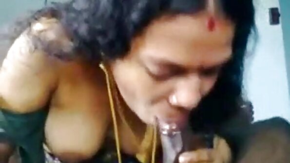 Дівчата тренують мінет зі страпоном і трахаються в кицьки. trupornolabs