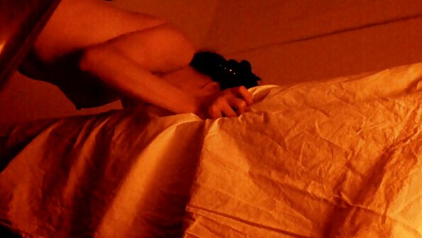 Жінка в тілі від porno3 душі трахкає з гігантом.