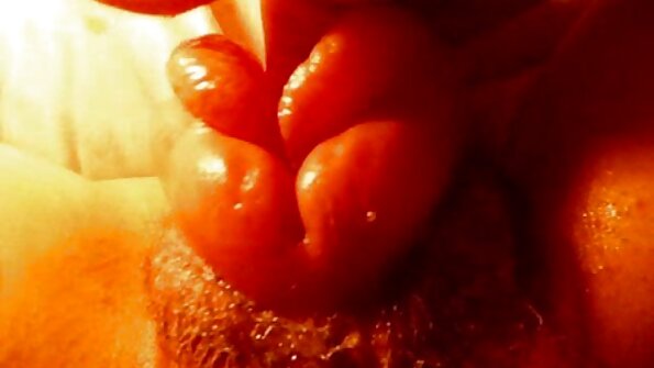 Білява блядь репетує під порновечірки час сексу з ебарем.