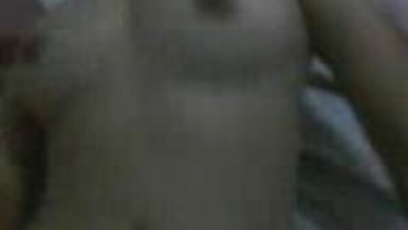 Зріла сися повія в бузкових панчохах обслужила клієнта. porno sofi marinova