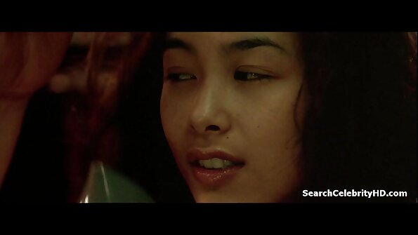 Грудаста баба порно збив целку добре попоїла з мужиком.