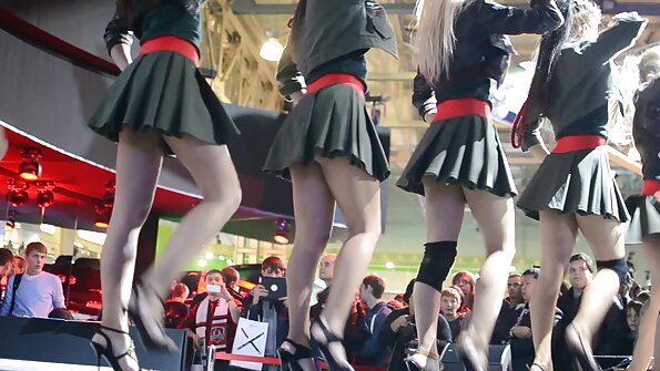 Групове порево в універі сисястих порно чулкі училок з хлопцями в кабінеті