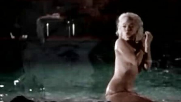 Ігри erotika 69 на роздягання привели голих дівчат до лесбі порно на рак.